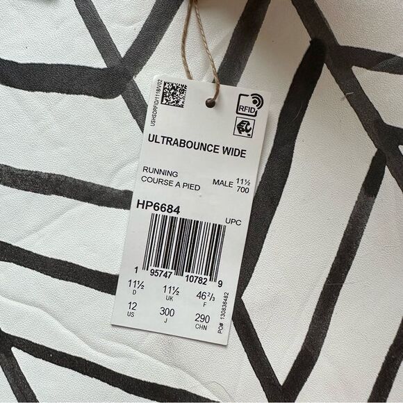 Adidas Men's Size 12 Wide Ultrabounce Black Running Shoe with Box - Picture 5 of 6